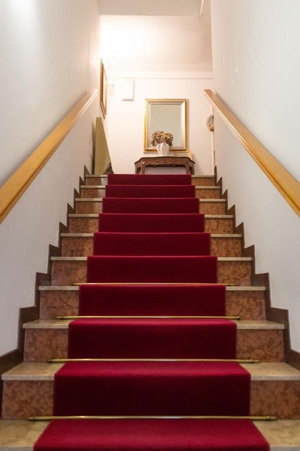 Albergo Ristorante Leon D'Oro Есте Екстер'єр фото
