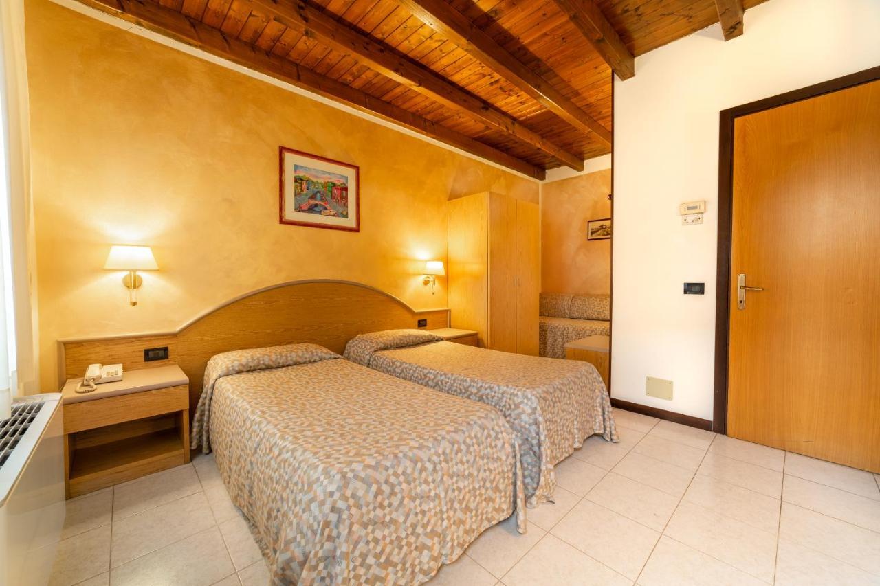Albergo Ristorante Leon D'Oro Есте Екстер'єр фото